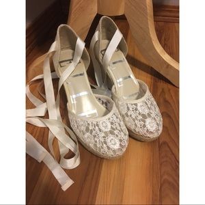 Elle ballet lace wedges
